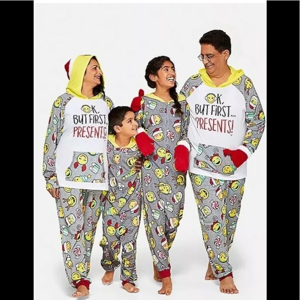 Justice Unisex Holiday Christmas Emoji Pajama One Piece Size 18/20 Plus